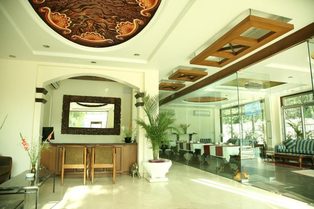 The Royal Residency Hotel Nueva Delhi Habitación foto